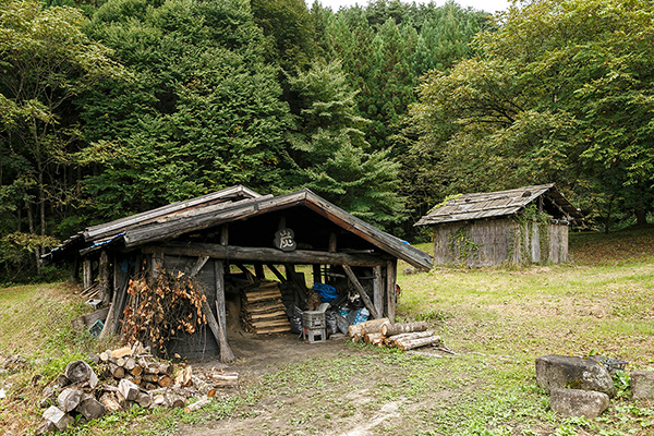 炭焼小屋